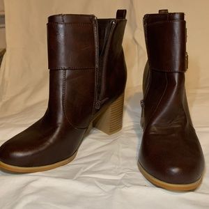 Like New Journey Collection Red/Brown Booties